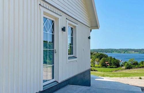 Uddevalla Municipality House | 8 person holiday home in UDDEVALLA-By Traum