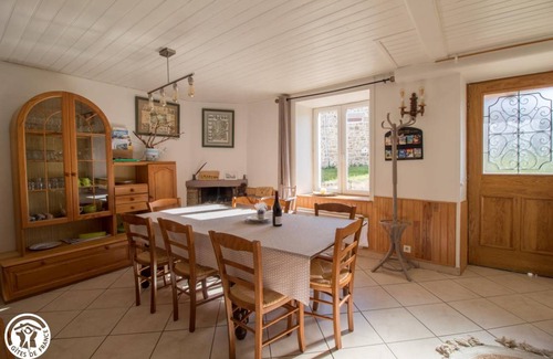 Saint-Antheme House | 80 m² Gîte ∙ 4 bedrooms ∙ 7 guests