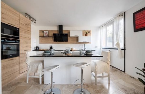 Les Louvrais House | 80 m² House ∙ 3 bedrooms ∙ 5 guests