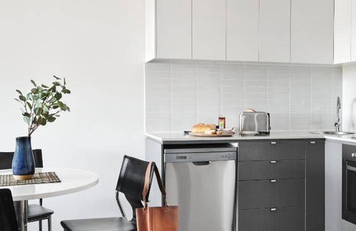 Hughesdale Apartment | 80 m² Serviced apartment ∙ 127 guests