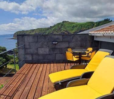 Caloura House | 81 m² House ∙ 3 bedrooms ∙ 6 guests