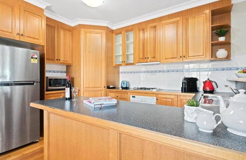 Glen Waverley Apartment | 95 m² Apartment ∙ 3 bedrooms ∙ 127 guests