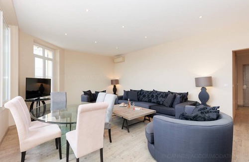 Cannes Old Town Apartment | 95 m² Apartment ∙ 2 bedrooms ∙ 4 guests