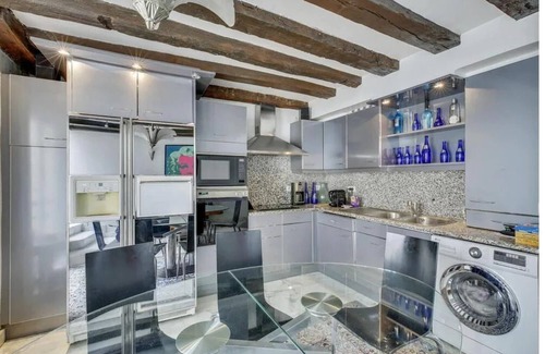 Les Halles Apartment | A 135m2 RARE SUPER LUXURY GEM NEAR LOUVRE - PRIVATE TERRACE 35m2