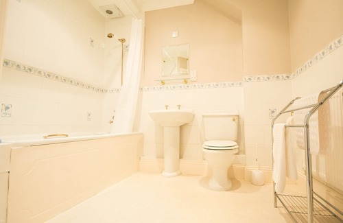 Brixham House | A 4-Star luxury town house.