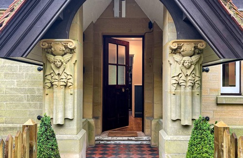 Royal Tunbridge Wells House | A beautifully renovated 5 Bedroom House with outdoor space and private Garden