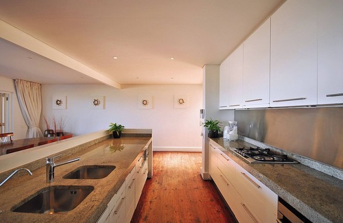 Bloubergstrand Villa | A beautifull beach house with the best view in the world, load shedding free