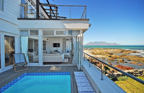 Bloubergstrand Villa | A beautifull beach house with the best view in the world, load shedding free
