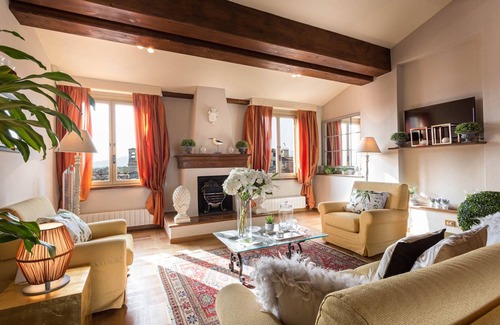 Lucca Historical Center Apartment | A charming two bedrooms apartment with grand terrace inside the walls of Lucca