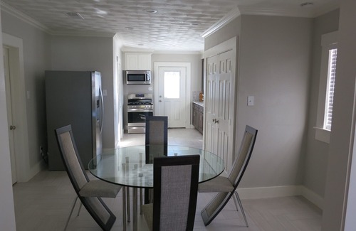 Oak Cliff House | A house in the historic bishop's art district
