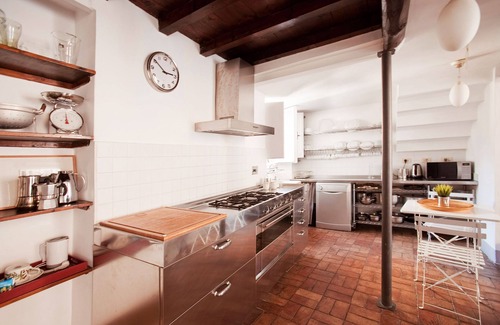 Rione VI Parione Apartment | A large and airy family apartment, one minute from Piazza Navona