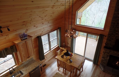 Berkeley Springs Cabin | A luxurious cabin quietly tucked away in the woods, pet friendly, WiFi