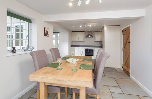 Stratford-upon-Avon Cottage | A luxury cottage, family and pet friendly, close to Stratford Upon Avon centre