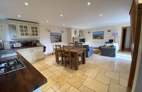 Stoney Middleton Cottage | A perfect, peaceful countryside retreat with walks from the door.
