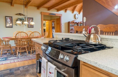 Pinnacle Cabin | A Sauratown Mountain Getaway