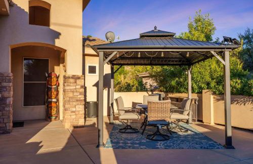 La Verkin House | A super variety of games, golf carts, & unique decor near Zion National Park!