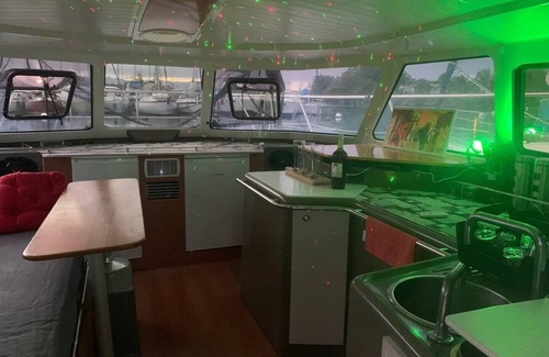 Malendure Boat Rental | A unique experience on a boat