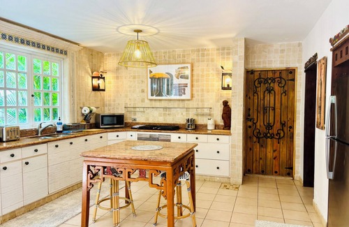 Navarro House | A urban oasis, private, peaceful, gated community.