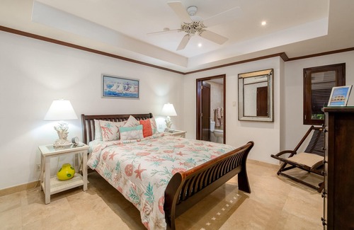 Bowling Alley Hill Villa | A view to the paradise