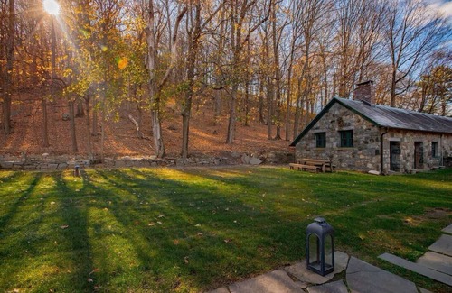 Garrison Cottage | A well-appointed cottage in the woods of Garrison, NY