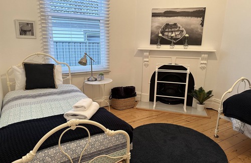 North Bendigo House | AAA Yapera on Lucan. Central Bendigo house, Close to all Bendigo venues