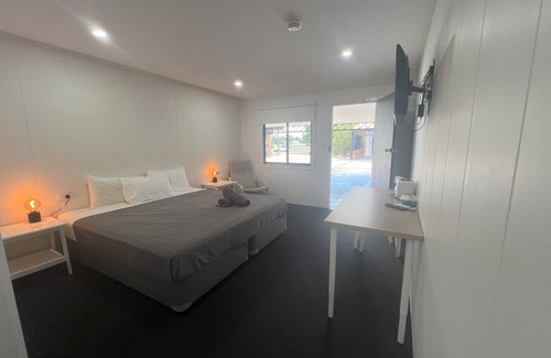 Longreach Hotel | Abajaz Motor Inn