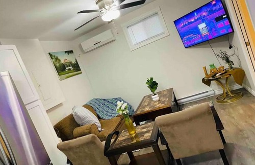 Bridgewater Apartment | Abigael’s Apt Suite 1 BR 2 BED in Central Bridgewaternn