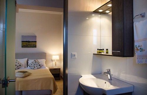 Kalpaki Apartment | Acacia House - Portego Studio