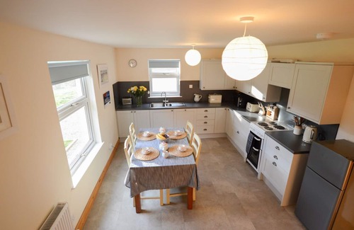 Lerags Cottage | Achalic Beag - sleeps 4 guests in 2 bedrooms
