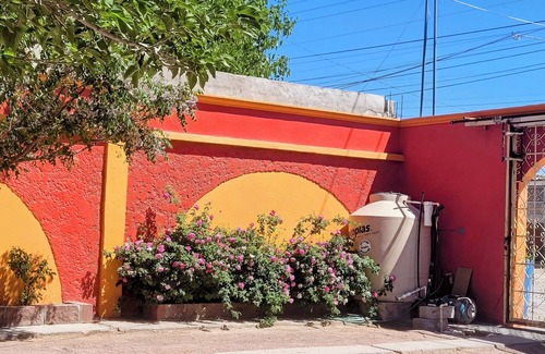 Juarez Municipality House | Acogedora casa de 2, recámaras con WiFi, aire y estacionamiento en Cd. Juárez