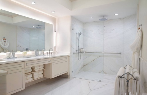 Sunny Isles Beach Hotel | Acqualina Resort & Residences On The Beach
