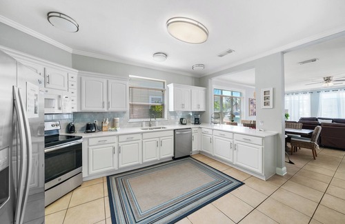 Crystal Beach House | Across Beach, Pool, Pool Table,Ping Pong, Golf Cart Rental, Amazing Yard, 7 BR
