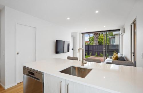 Addington House | Addington Delight - Christchurch Holiday Home