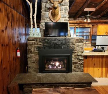Lake George Hotel | Adirondack Diamond Point Lodge