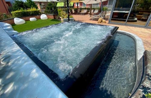 Rivoltella Hotel | Admiral Hotel Villa Erme