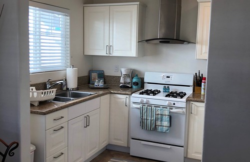 Mission Beach Cottage | Adorable Beachy Cottage in the heart of Mission Beach! Close To EVERYTHING!