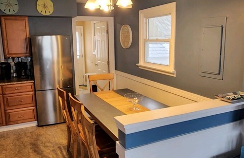 North Wildwood House | Adorable Newly renovated 3 BR 1 BA House -sleeps 8 - free wifi