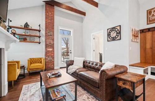 Manchester House | Adorable Reymer Carriage Repair Loft!
