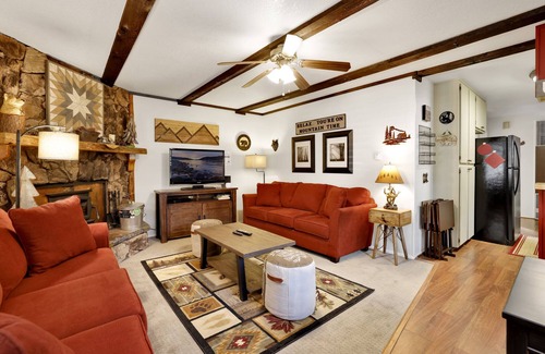 Sugarloaf Cottage | Adorable Sugarloaf Mountain Getaway in Big Bear