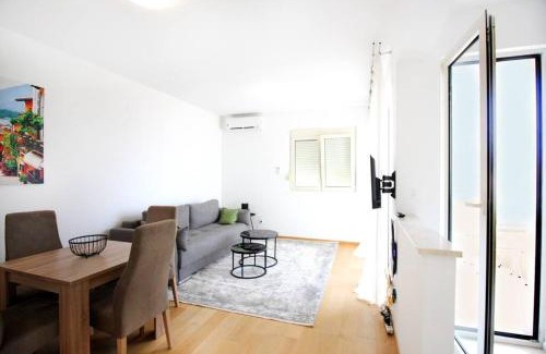 Becici Apartment | Adriatic bliss
