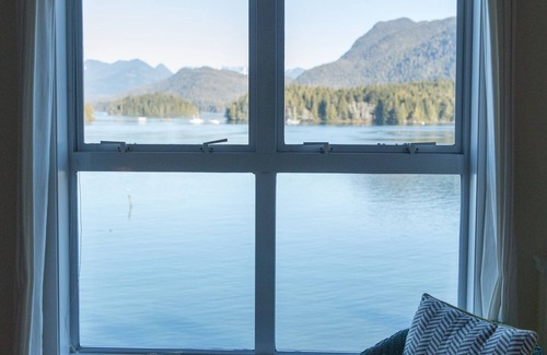 Tofino Condo | ADRIENNE'S LOFT- Great Space, Ideal Location, Fantastic view!