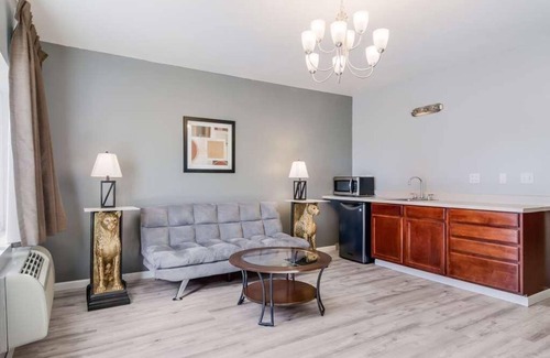 Aberdeen Hotel | Affordable Accommodation at GuestHouse Montesano! Pets Allowed, Free Parking