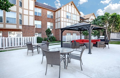 Warren Apartment | Affordable Suites of America Detroit-Warren