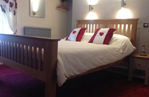Cwmduad Hotel | Afon Duad Inn