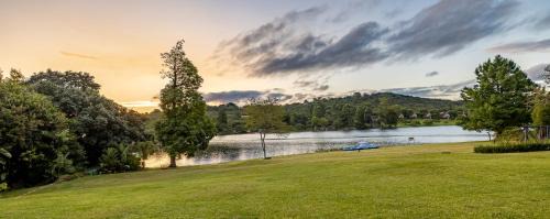 White River Hotel | African Sky Hotels - Pine Lake Inn