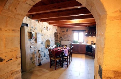 Yianniou House | Afroditi Traditional Cretan House. The Combination Of Comfort And Cretan Life.