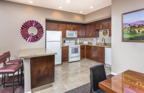 Indio Hotel | After Coachella Fest Special - 2bd, 2bth, full kitchen sleeps 6 -Perfect!