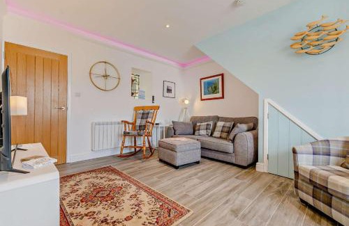 Mousehole House | Agan Chi
