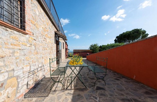 Magione House | Agriturismo Le Case Rosse di Montebuono