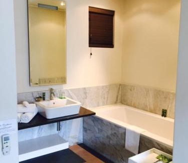 Knysna Central Hotel | aha The Rex Hotel